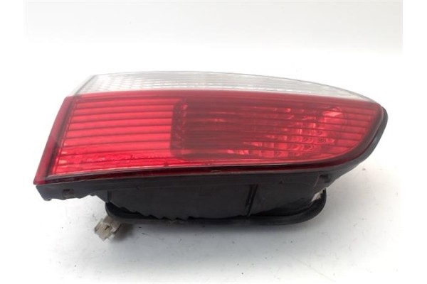 Recambio de piloto interior izquierdo para hyundai h-1 furgón 2.5 td referencia OEM IAM 924054A511  