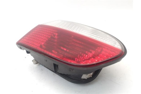 Recambio de piloto interior izquierdo para hyundai h-1 furgón 2.5 td referencia OEM IAM 924054A511  