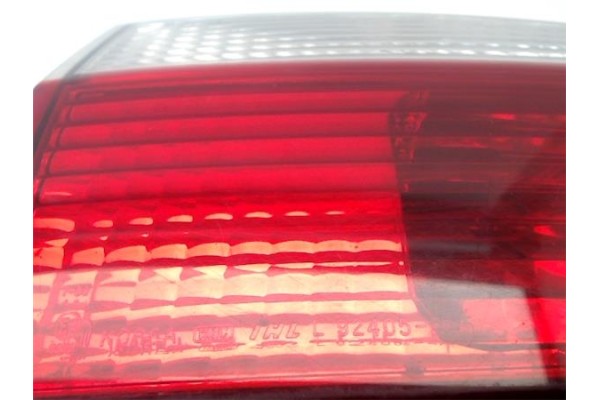 Recambio de piloto interior izquierdo para hyundai h-1 furgón 2.5 td referencia OEM IAM 924054A511  