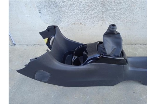 Recambio de embellecedor consola central para citroen c1 1.2 feel referencia OEM IAM B0007464ZD B0007465ZD 