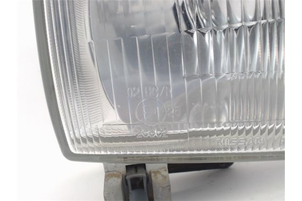 Recambio de faro delantero dcho para nissan pickup (d22) 2.5 tdi referencia OEM IAM   