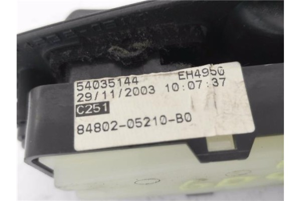 Recambio de mando elevalunas delantero izquierdo para toyota avensis berlina (t25) 1.8 sol berlina (5-ptas) referencia OEM IAM 8