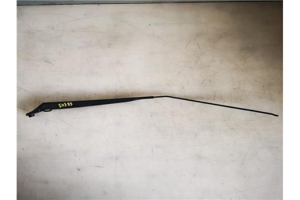 Recambio de brazo limpiaparabrisas delantero derecho para renault clio iii 1.5 dci (br17, cr17) referencia OEM IAM 7701061596  