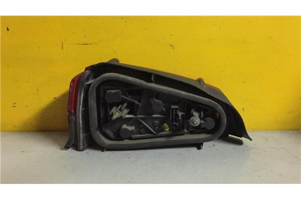 Recambio de piloto trasero derecho para peugeot 106 (s1) 1.0 kid referencia OEM IAM E289098  