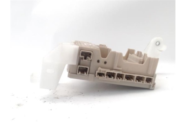 Recambio de caja fusibles/rele para citroen c1 1.2 feel referencia OEM IAM 1612189980 1612189780 
