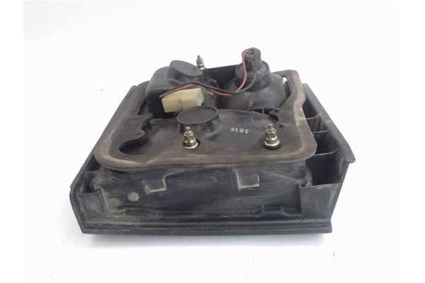 Recambio de piloto porton trasero izquierdo para ssangyong musso referencia OEM IAM 8360105852  