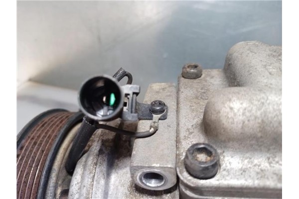 Recambio de compresor aire acond. para ssangyong rodius 2700 referencia OEM IAM 6652300011  