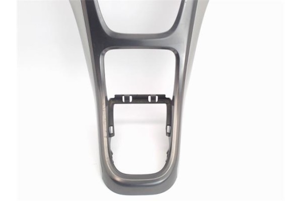 Recambio de embellecedor consola central para opel astra j 1.7 cdti referencia OEM IAM 13257562  