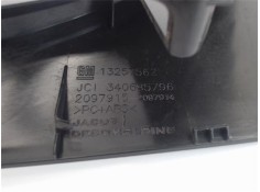 Recambio de embellecedor consola central para opel astra j 1.7 cdti referencia OEM IAM 13257562  