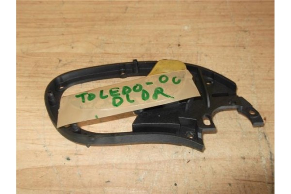 Recambio de manilla para seat toledo (1m2) 1.8 20v referencia OEM IAM 1M0837114DZ30   Recambio de manilla para seat toledo (1m2) 1.8 20v referencia OEM IAM 1M0837114DZ30