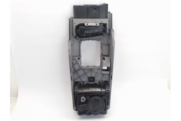 Recambio de embellecedor consola central para audi a6 avant (4f5) 2.8 fsi referencia OEM IAM 4F1864261  