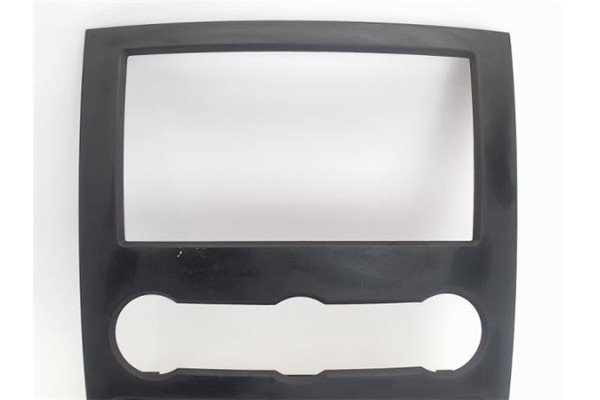 Recambio de embellecedor consola central para mercedes-benz sprinter 3,5-t furgón (906) 311 cdi referencia OEM IAM A 906 680 00 