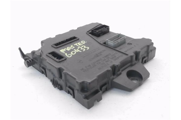Recambio de caja fusibles/rele para renault master iii combi 2.3 l1h1 3,0t referencia OEM IAM 284B13324R  