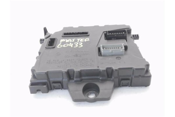 Recambio de caja fusibles/rele para renault master iii combi 2.3 l1h1 3,0t referencia OEM IAM 284B13324R  