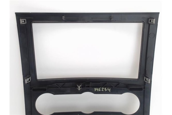 Recambio de embellecedor consola central para mercedes-benz sprinter 3,5-t furgón (906) 311 cdi referencia OEM IAM A 906 680 00 