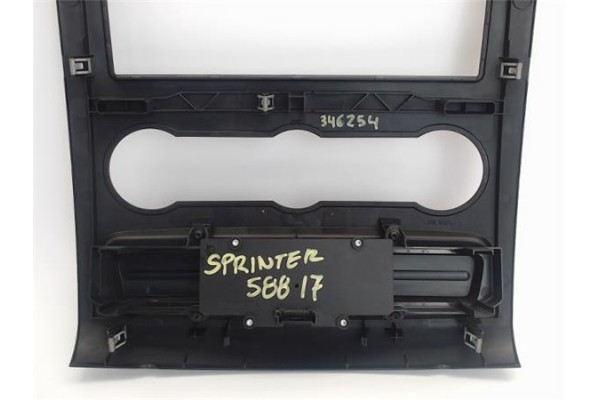 Recambio de embellecedor consola central para mercedes-benz sprinter 3,5-t furgón (906) 311 cdi referencia OEM IAM A 906 680 00 