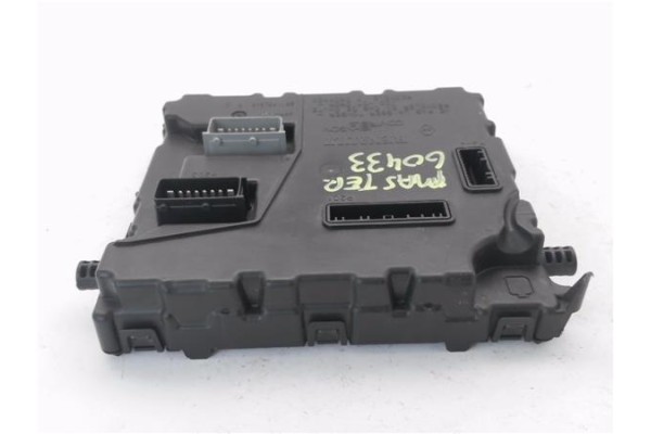 Recambio de caja fusibles/rele para renault master iii combi 2.3 l1h1 3,0t referencia OEM IAM 284B13324R  