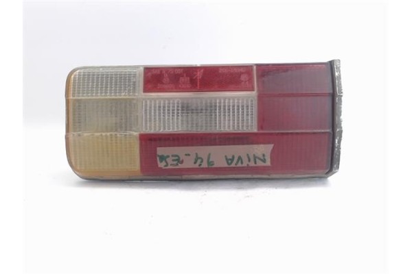 Recambio de piloto trasero izquierdo para lada niva (2121/21213/21214/21215/2131) referencia OEM IAM 21063716041  