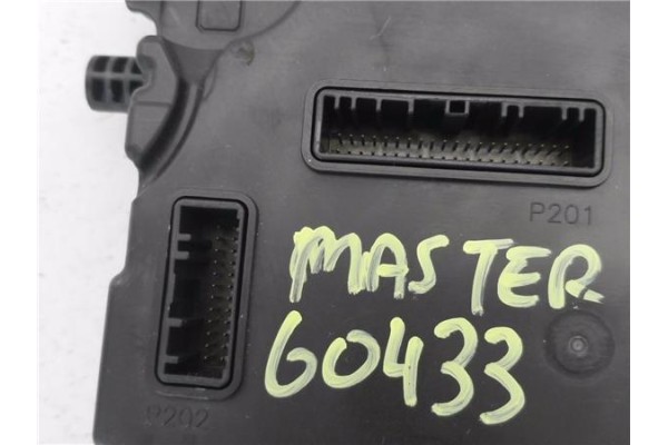 Recambio de caja fusibles/rele para renault master iii combi 2.3 l1h1 3,0t referencia OEM IAM 284B13324R  