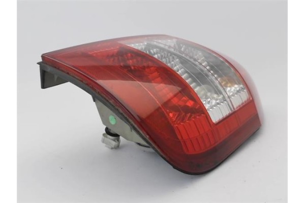 Recambio de piloto trasero derecho para opel zafira a 2.0 dti 16v referencia OEM IAM 1222084  