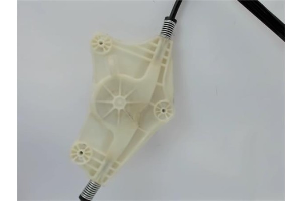 Recambio de mangueta delantero derecha para opel corsa d 1.2 referencia OEM IAM 95524779  