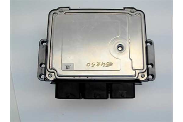 Recambio de centralita para citroen c3 1.4 attraction referencia OEM IAM 9677030080 1039S46815 