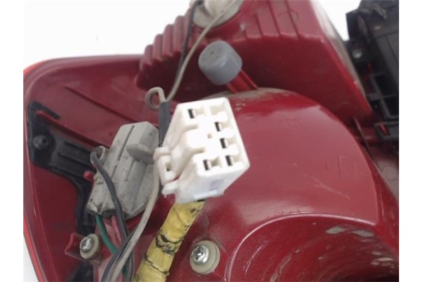 Recambio de piloto porton trasero derecho para hyundai accent (lc) referencia OEM IAM    Recambio de piloto porton trasero derecho para hyundai accent (lc) referencia OEM IAM