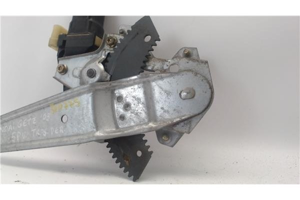 Recambio de mecanismo elevalunas trasero derecho para hyundai getz (tb) referencia OEM IAM 834041C010  