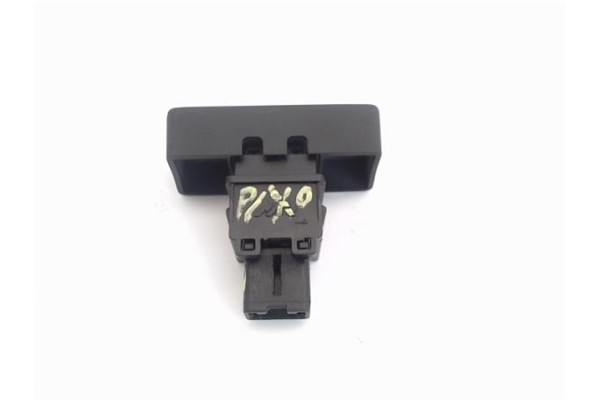 Recambio de interruptor luces emergencia para nissan pixo (uao) 1.0 visia referencia OEM IAM   