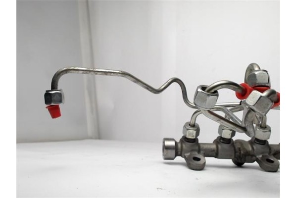 Recambio de rampa inyectores para renault trafic ii furgón 2.0 29 cn referencia OEM IAM H8200839258 0445214251 