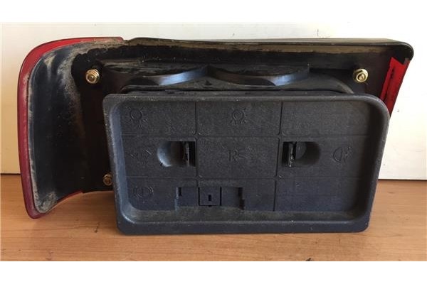 Recambio de piloto trasero derecho para volvo serie 440 1.8i referencia OEM IAM 474207 293802  Recambio de piloto trasero derecho para volvo serie 440 1.8i referencia OEM IAM 474207 293802