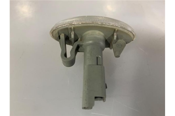 Recambio de piloto intermitente lat. delantero derecho para peugeot 407 sw 2.0 hdi 135 referencia OEM IAM 9680057480  