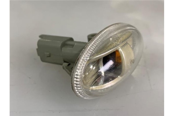 Recambio de piloto intermitente lat. delantero derecho para peugeot 407 sw 2.0 hdi 135 referencia OEM IAM 9680057480  