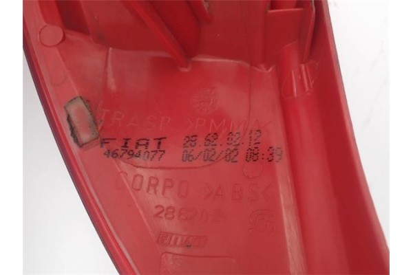 Recambio de piloto trasero derecho para fiat ii punto (188) berlina 1.2 60 (188.030, .050, .130, .150, .230, .250) referencia OE
