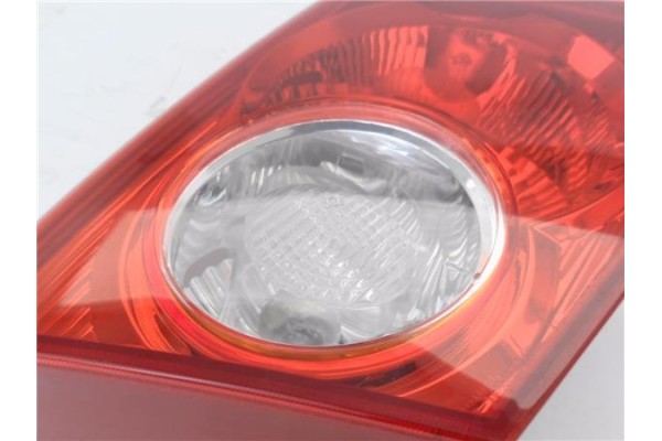 Recambio de piloto porton trasero izquierdo para chevrolet lacetti 1.6 cdx referencia OEM IAM 96551216  