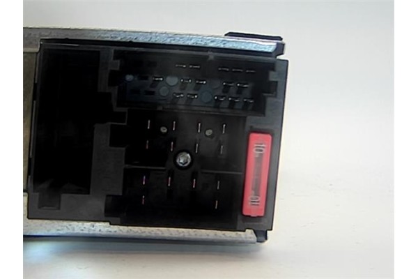 Recambio de radio / cd para alfa romeo 147 (190) 1.9 jtd distinctive referencia OEM IAM 7353018230 7649378316 