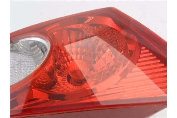Recambio de piloto porton trasero izquierdo para chevrolet lacetti 1.6 cdx referencia OEM IAM 96551216  