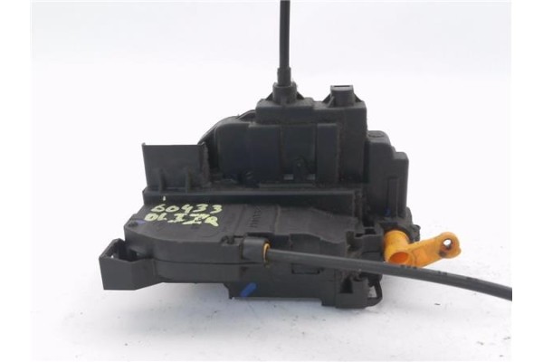 Recambio de cierre electromagnetico delantero izquierdo para renault master iii combi 2.3 l1h1 3,0t referencia OEM IAM 805030009