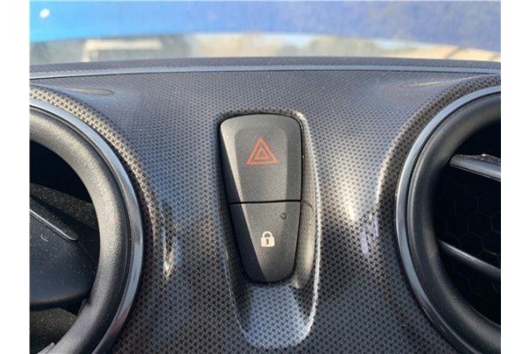 Recambio de interruptor luces emergencia para dacia sandero stepway 2017-2020 1.0 sce stepway 75 (b8jc, b8jd) referencia OEM IAM