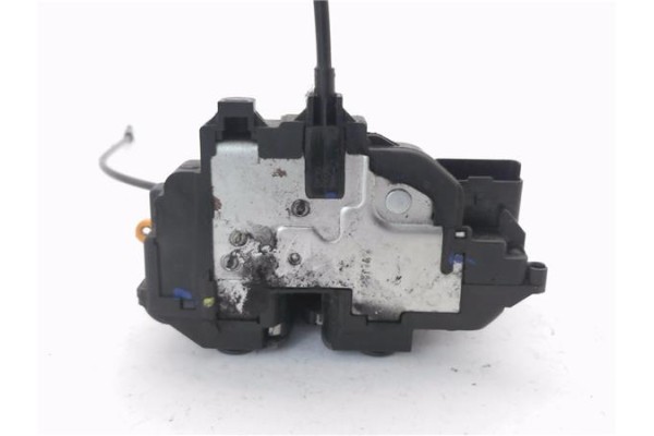 Recambio de cierre electromagnetico delantero izquierdo para renault master iii combi 2.3 l1h1 3,0t referencia OEM IAM 805030009