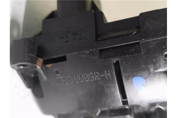 Recambio de cierre electromagnetico delantero izquierdo para renault master iii combi 2.3 l1h1 3,0t referencia OEM IAM 805030009