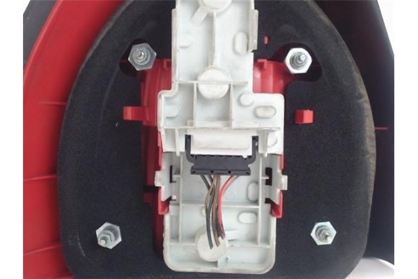Recambio de piloto trasero derecho para audi a3 (8l) 1.6 ambiente referencia OEM IAM 28470204 8L0945096B05S 
