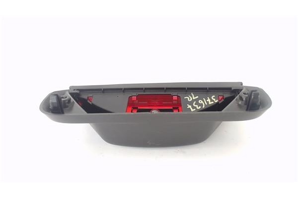Recambio de luz central de freno para dacia sandero stepway 2017-2020 1.0 sce stepway 75 (b8jc, b8jd) referencia OEM IAM 2659070