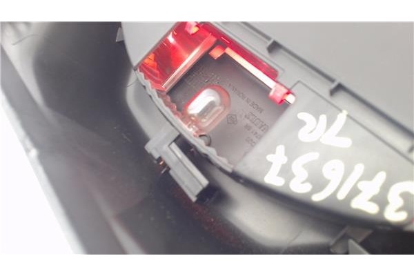Recambio de luz central de freno para dacia sandero stepway 2017-2020 1.0 sce stepway 75 (b8jc, b8jd) referencia OEM IAM 2659070