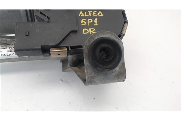 Recambio de clausor para renault master iii combi 2.3 l1h1 3,0t referencia OEM IAM 8200405701F 2811334922T 