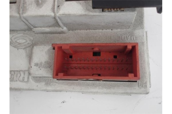 Recambio de reloj horario para renault megane ii berlina 3p referencia OEM IAM 8200107839  