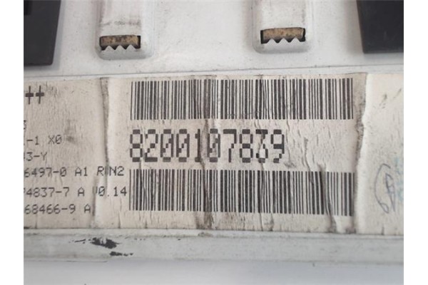 Recambio de reloj horario para renault megane ii berlina 3p referencia OEM IAM 8200107839  