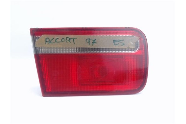 Recambio de piloto porton trasero izquierdo para honda accord berlina (cc/ce) referencia OEM IAM 236207  