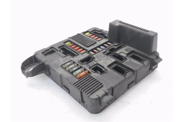 Recambio de caja fusibles/rele para renault megane ii sedán (lm0/1_) 1.5 dci referencia OEM IAM 8200306033A S118399300J 