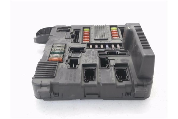 Recambio de caja fusibles/rele para renault megane ii sedán (lm0/1_) 1.5 dci referencia OEM IAM 8200306033A S118399300J 